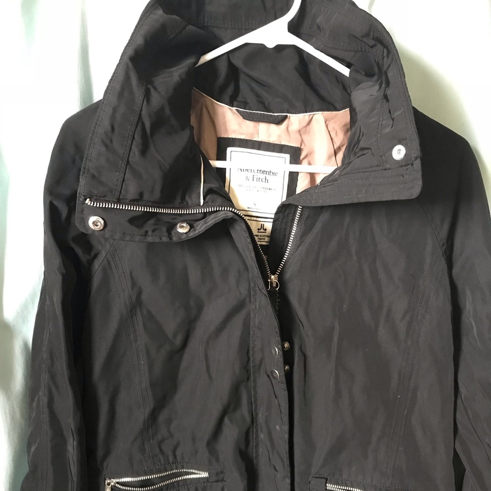 Cropped matte black jacket